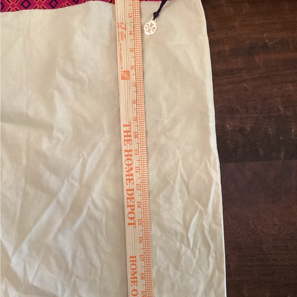 TORY BURCH DUST BAG. LARGE - Picture 3 of 3